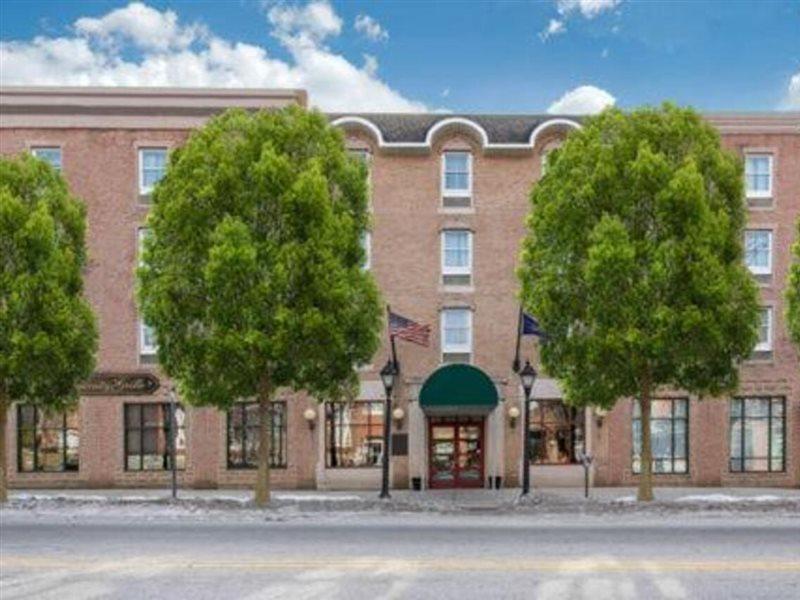 Clarion Hotel&Suites University-Shippensburg Exterior foto