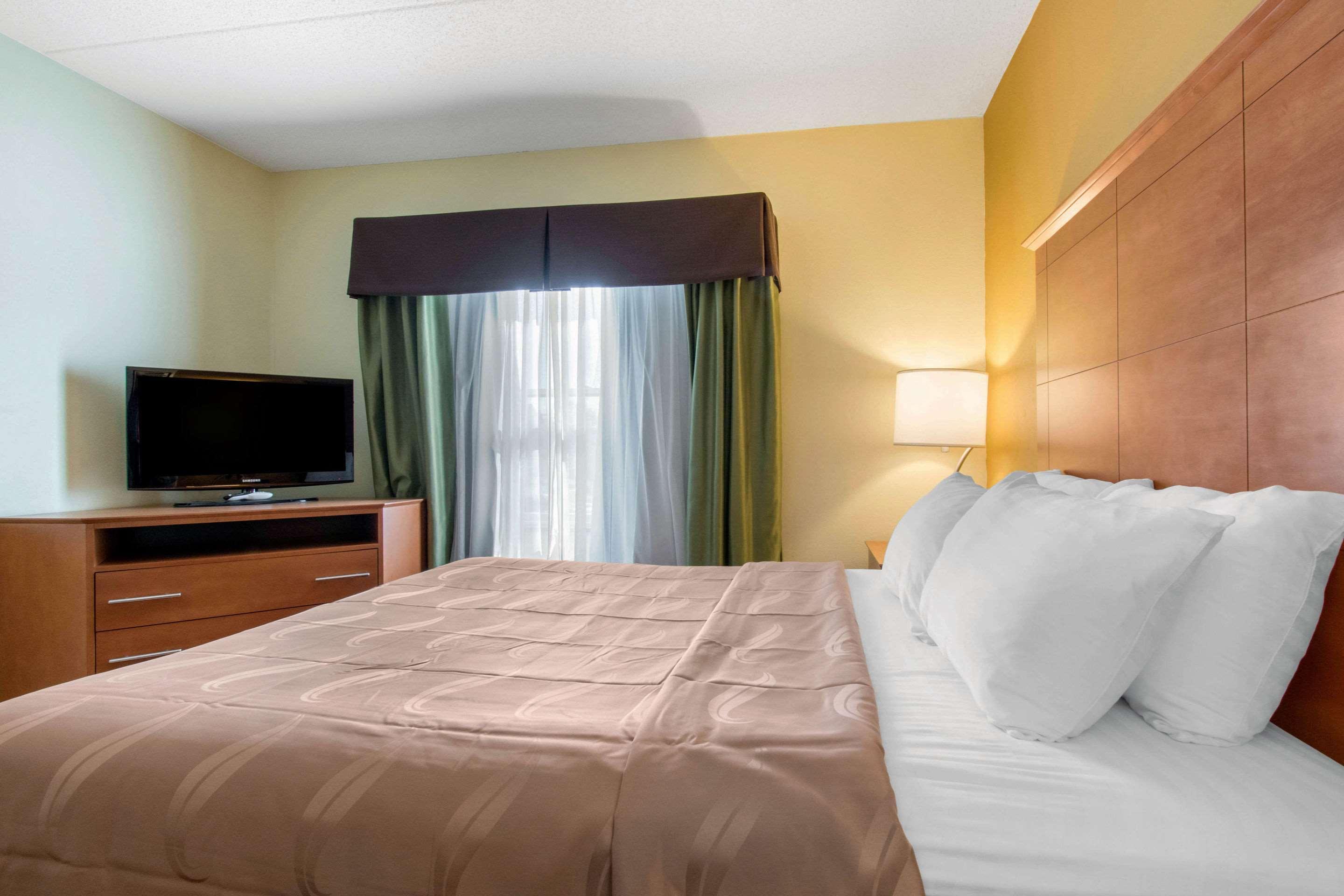 Clarion Hotel&Suites University-Shippensburg Exterior foto