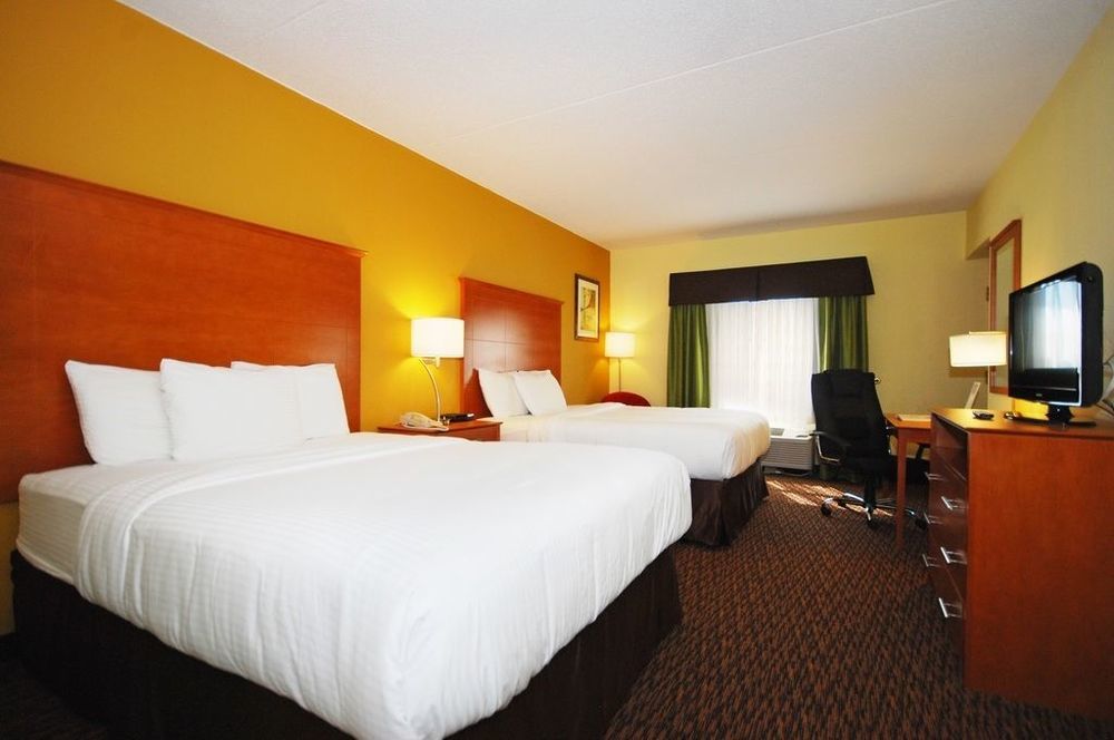 Clarion Hotel&Suites University-Shippensburg Habitación foto