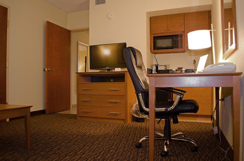 Clarion Hotel&Suites University-Shippensburg Exterior foto