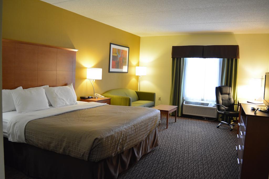 Clarion Hotel&Suites University-Shippensburg Exterior foto