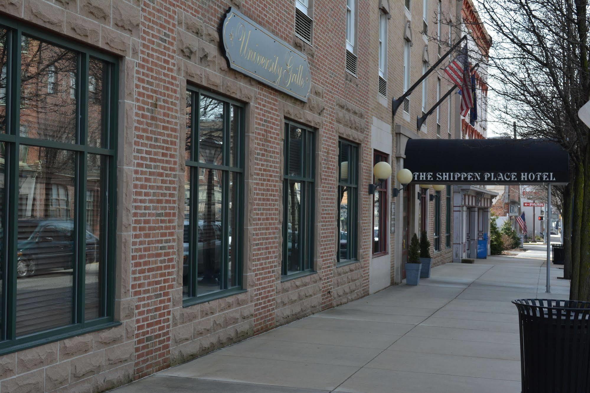 Clarion Hotel&Suites University-Shippensburg Exterior foto